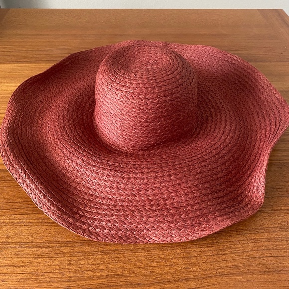 Floppy Red Hat - Picture 1 of 5